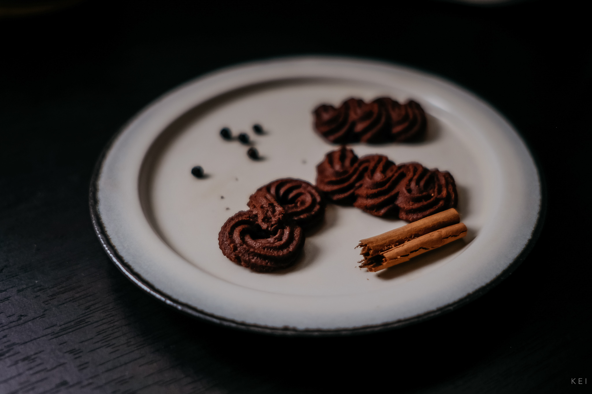 學籽巧克力課程作品：肉桂黑胡椒可可維也納酥餅